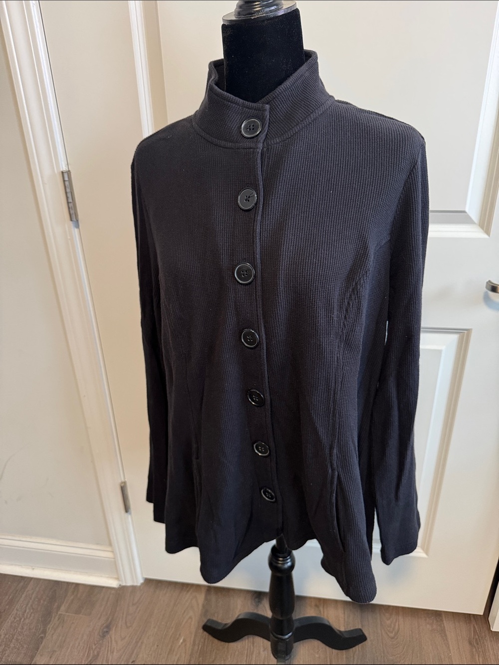 Denim & Co Black Button-Front Ribbed lightweight jacket. Waffle knit texture.